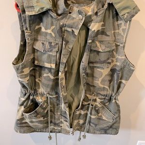 New , never worn camouflage vets with hood